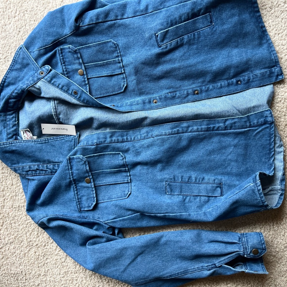 Medium Never worn Francesca’s jean jacket NWTs